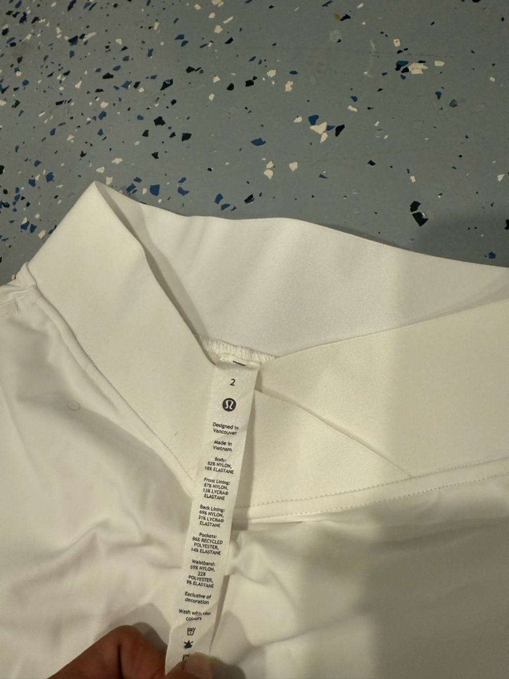 lululemon athletica v-waist mid-rise White Tennis Skort size 2 - Picture 4 of 5